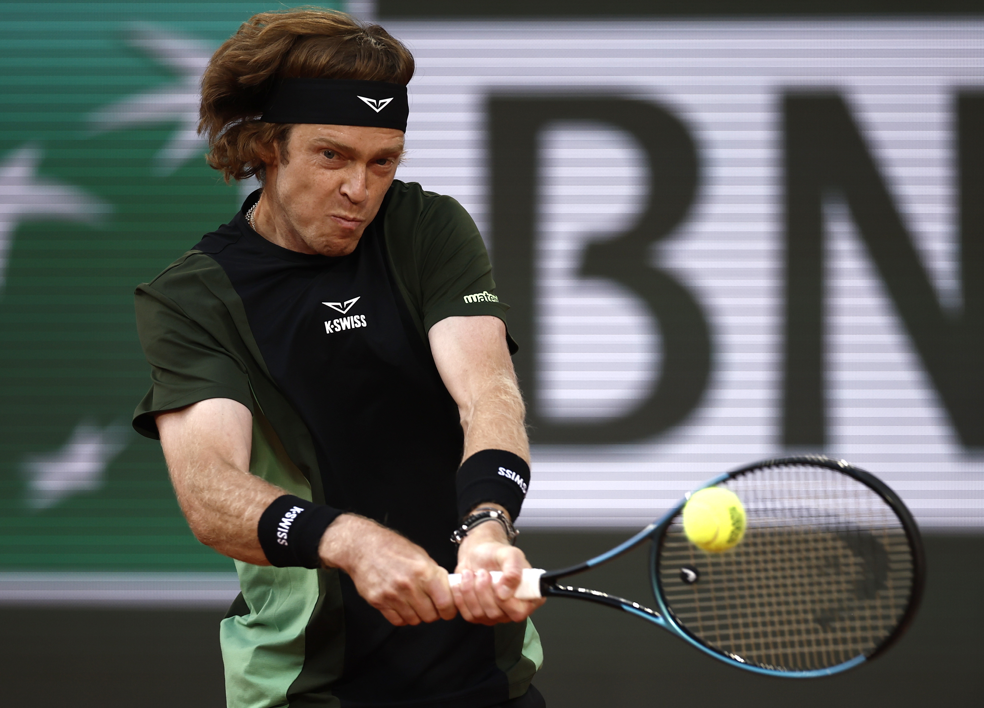 爱游戏官网-法网鏖战蒙特卡洛大师赛，辛纳惊艳四座