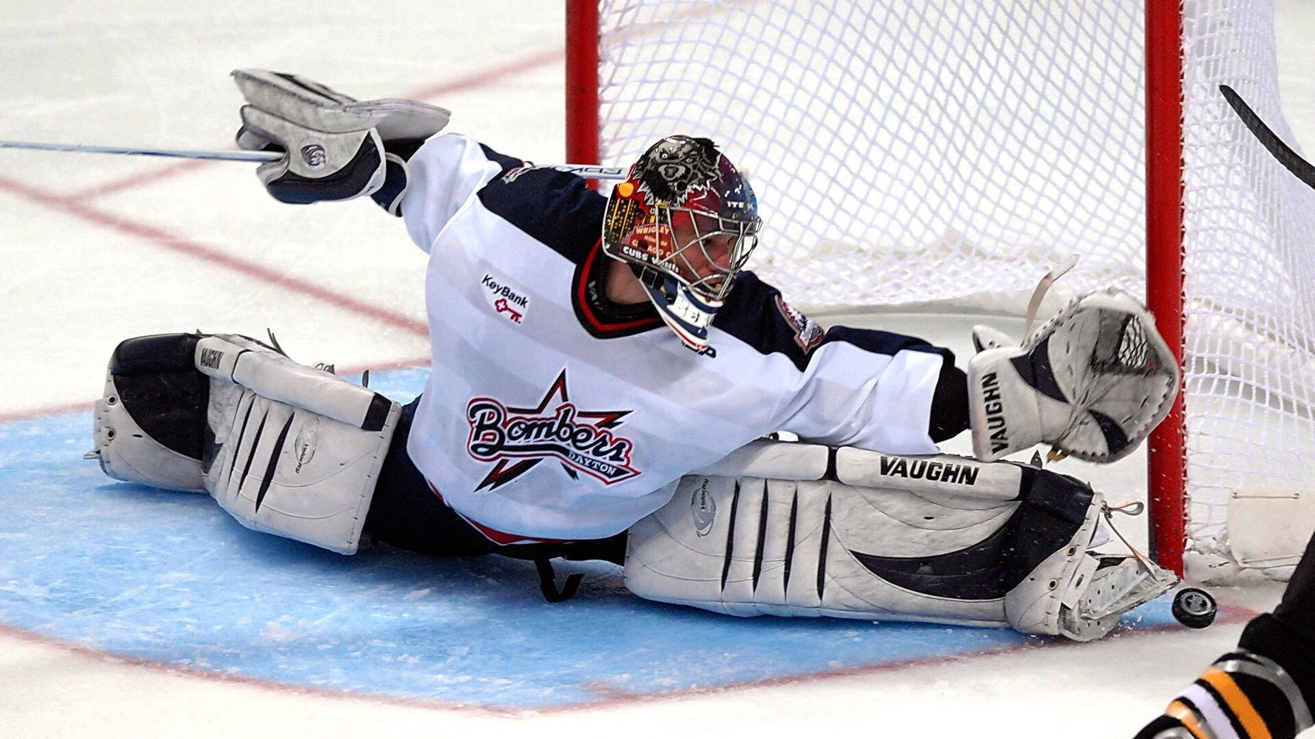 爱游戏娱乐-库里射落北境，当三分雨浇灭猛龙的反扑火焰